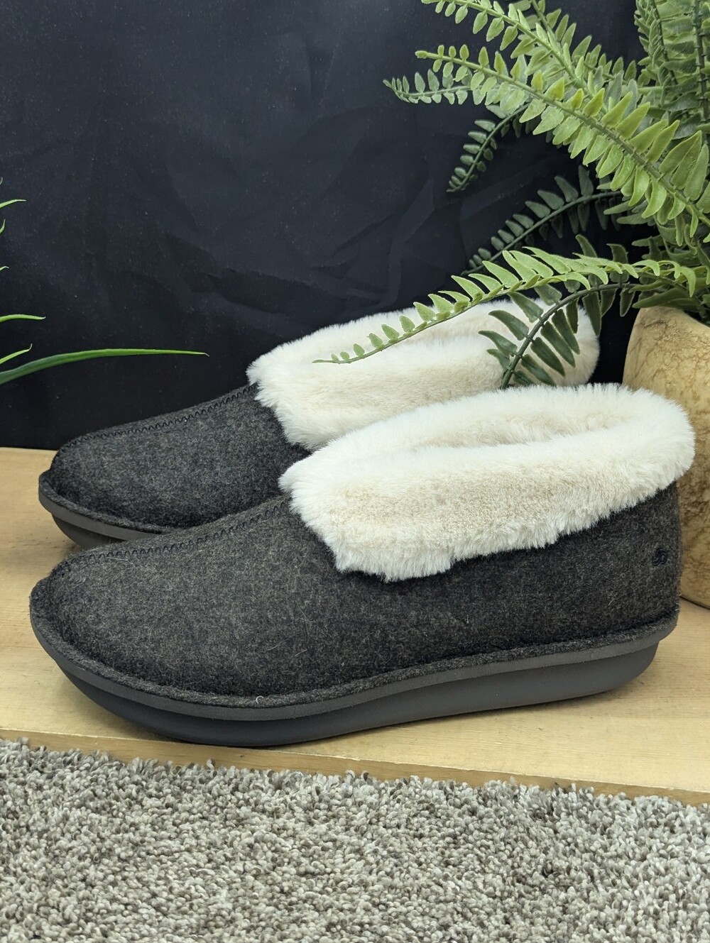 Clarks Cloudsteppers Step Flow  Women's Size 9 Low Black Booties Slipper
